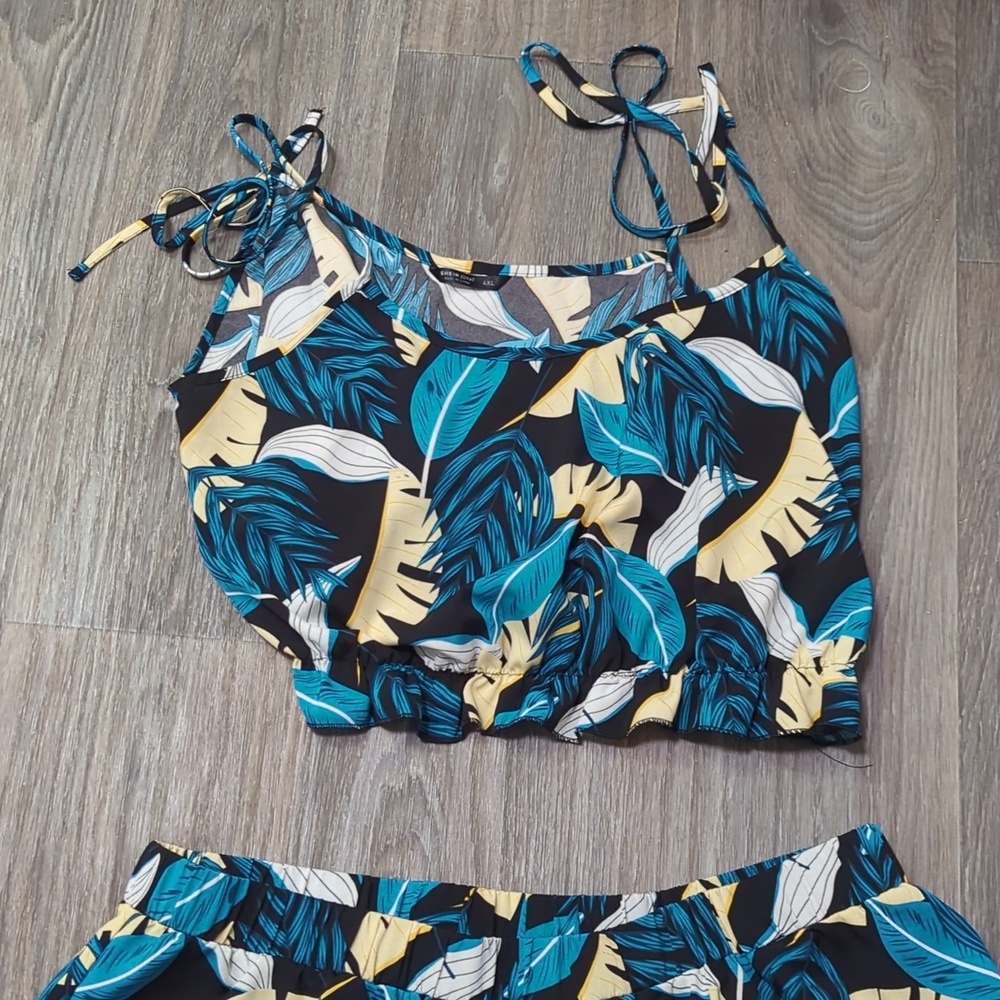 ❤️5/$25 Tropical Leaf Print Two-Piece Set - Picture 3 of 5